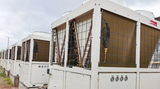 養(yǎng)鴨場老板：熱泵供暖溫度高，費用比燒煤還??！